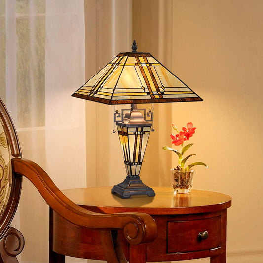 Tiffany table lamp: the perfect lighting and collection choice