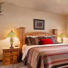 Thatyears Tiffany Lamp, White Beads Style Stained Glass Table Lamp 12X12X23 Inches Mother-Daughter Vase Desk Reading Lamp Decor Bedroom Living Room Home Office